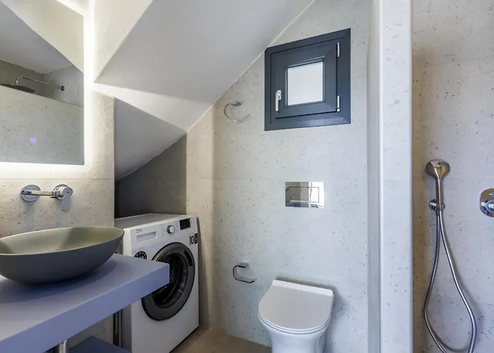 Jonina * Skopelos Town